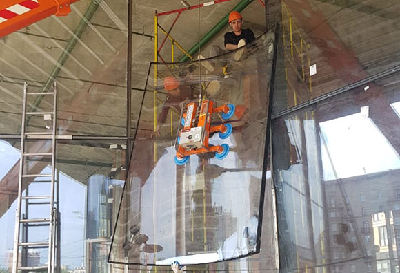 монтаж тяжелого стекла